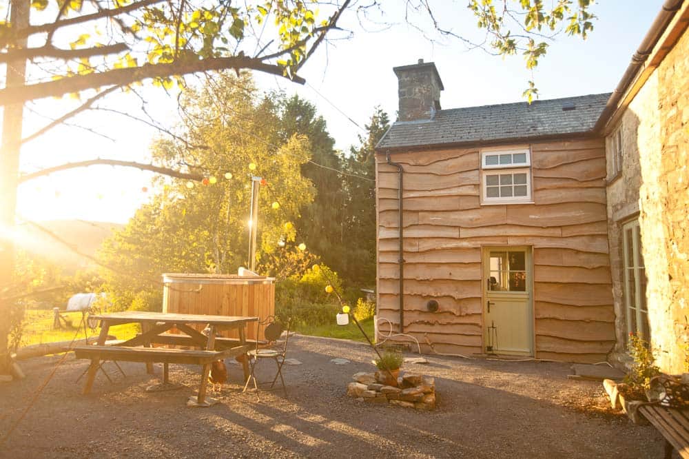 The rear outdoor seating area (now has an additional 12 seater picnic table)