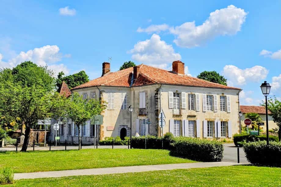 Château Arche d'Aure Vicq d'Auribat