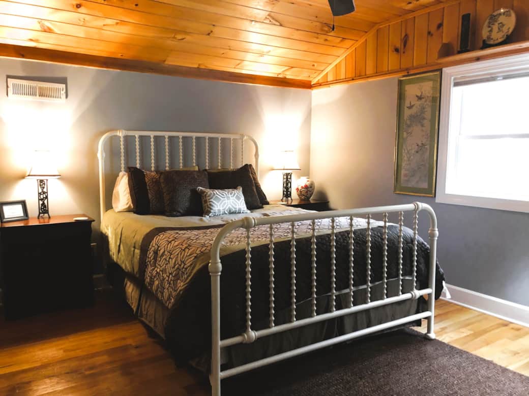 Big Catalooche-Queen Bed