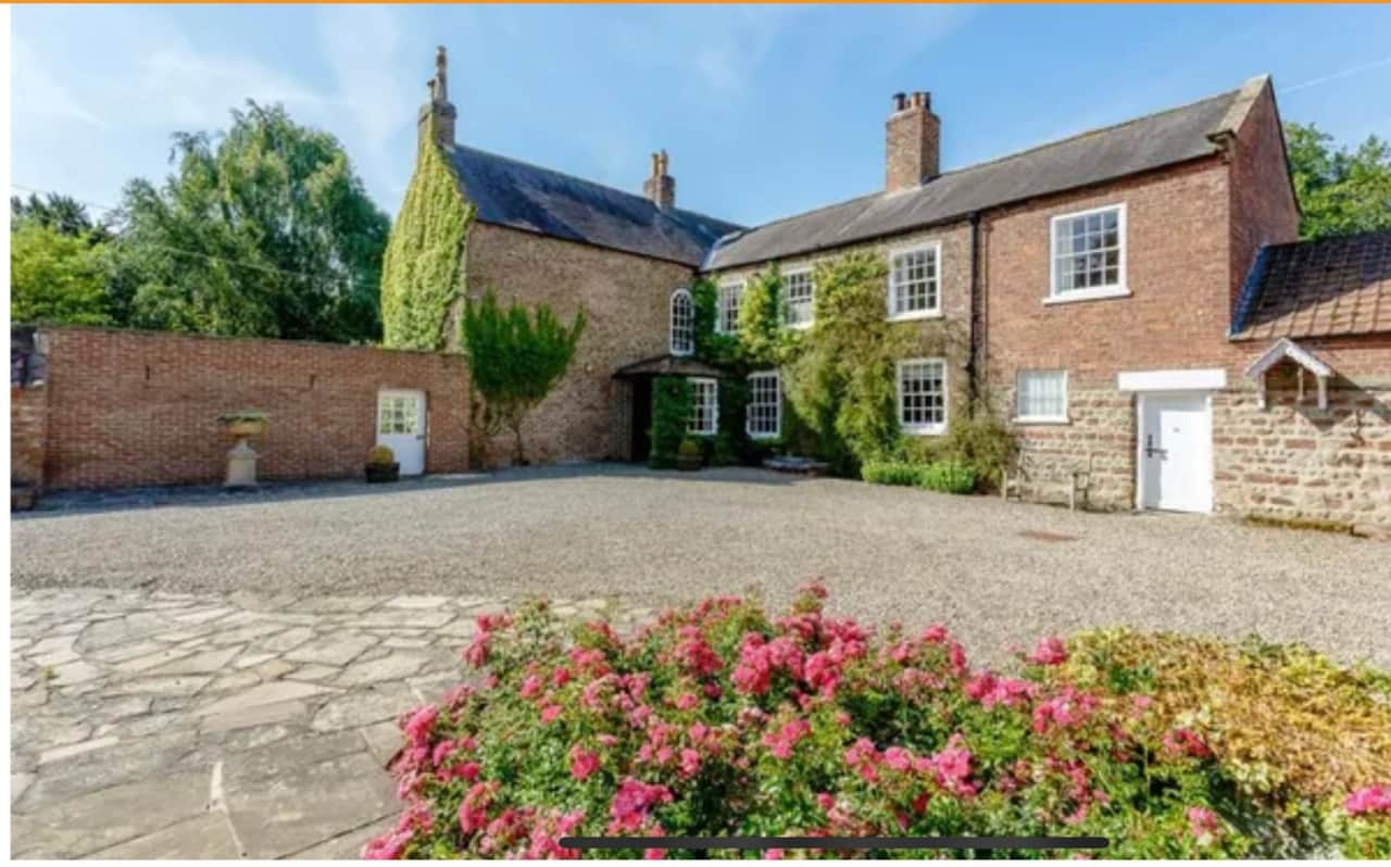 Main house courtyard and parking
