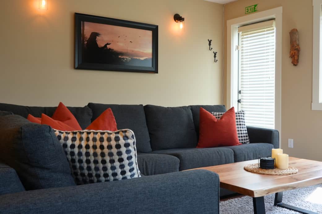Very comfortable sectional with pull out sofa