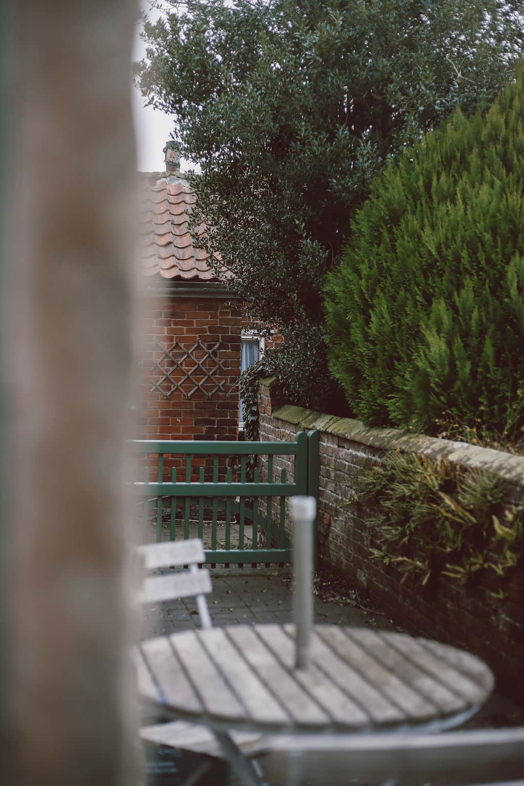 Gate
