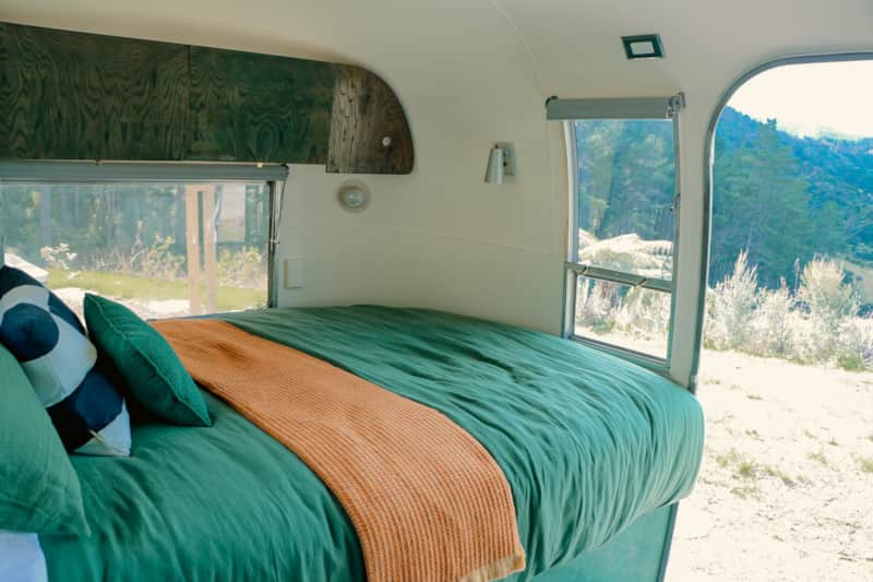 Wake up with an uninterrupted view over the valley below