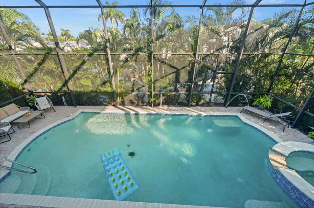 Pool & Spa