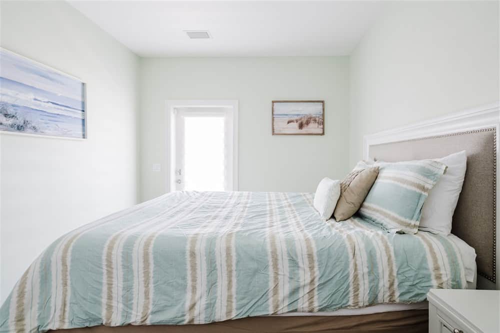 Guest Bedroom - Queen Bed