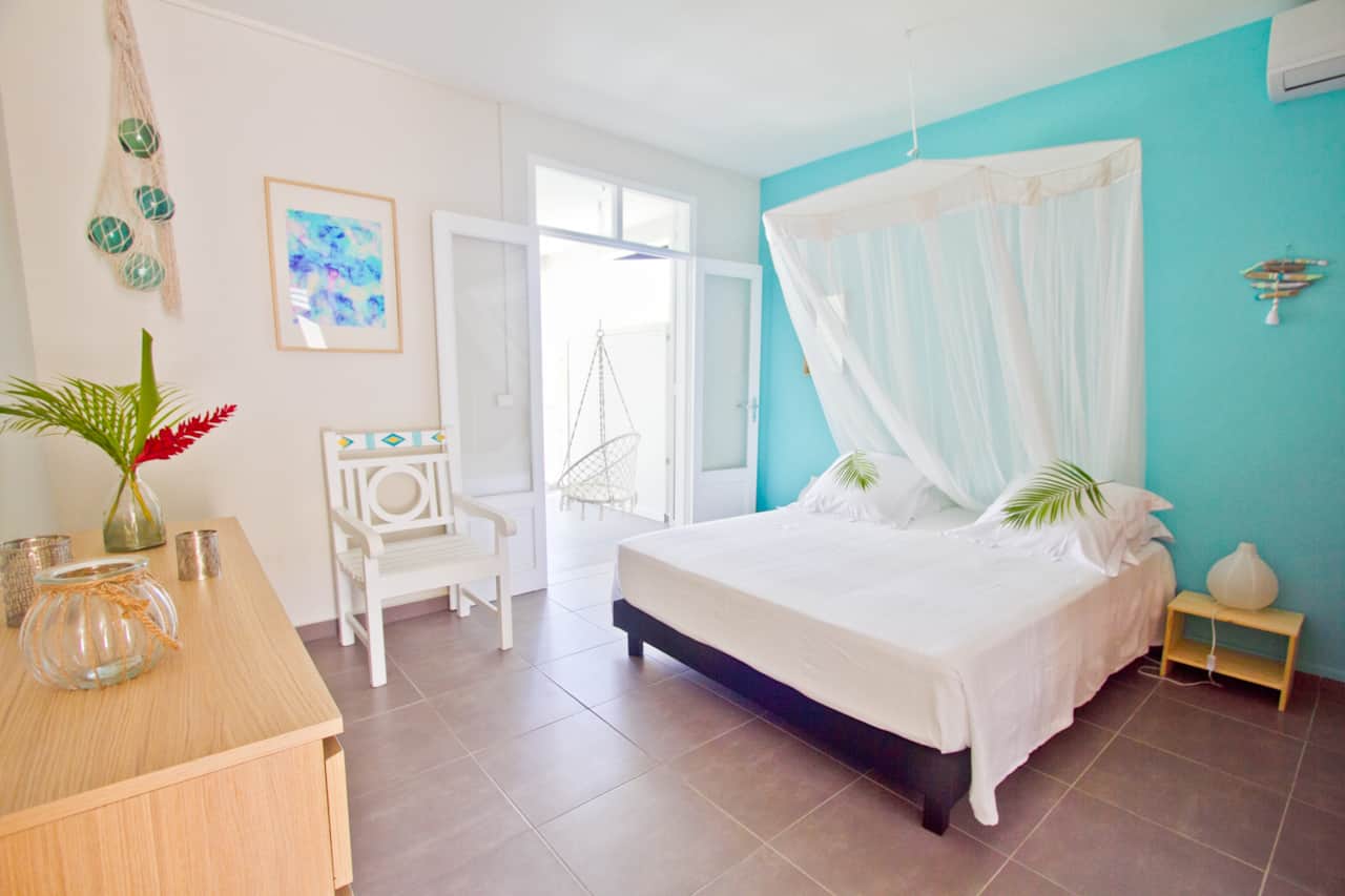 The Tillet room at the O Coeur de Deshaies Residence. 160 x 200 bed