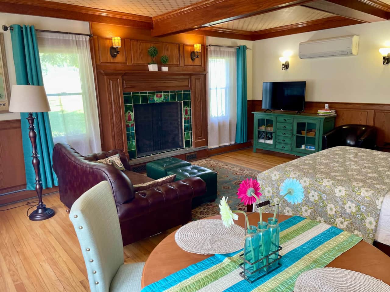 Elegant, thoughtfully designed studio apartment in the heart of the Village of Tannersville