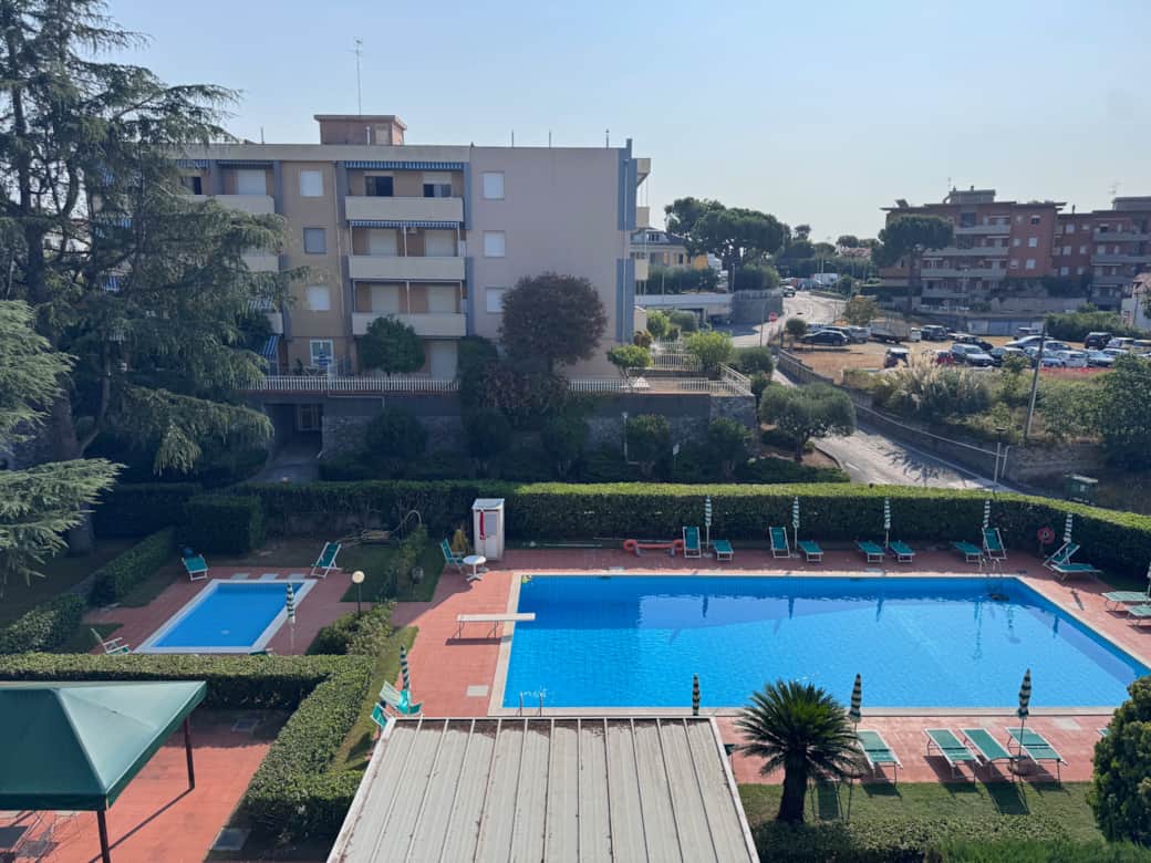 Il Niro Pool 1