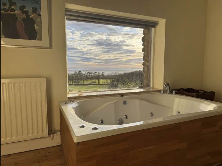 Master bedroom jacuzzi view