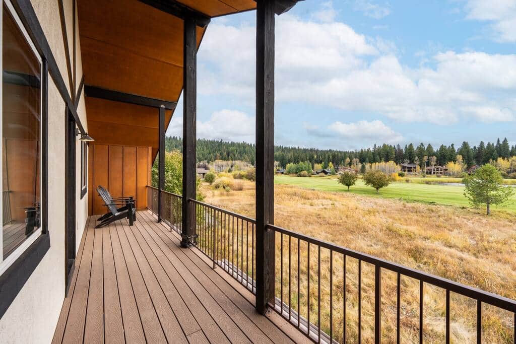 Upper Level Back Deck