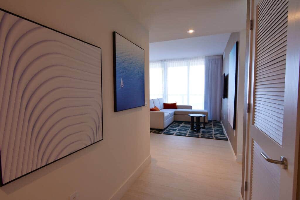 Main Entrance/ Living Room