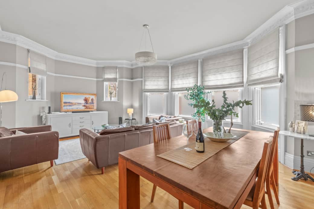 Large Elegant Living room Large Elegant Living room