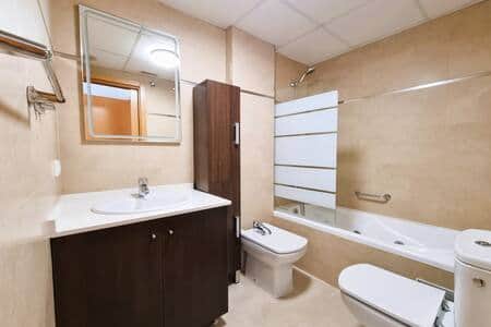 Bathroom no. 1 ensuite