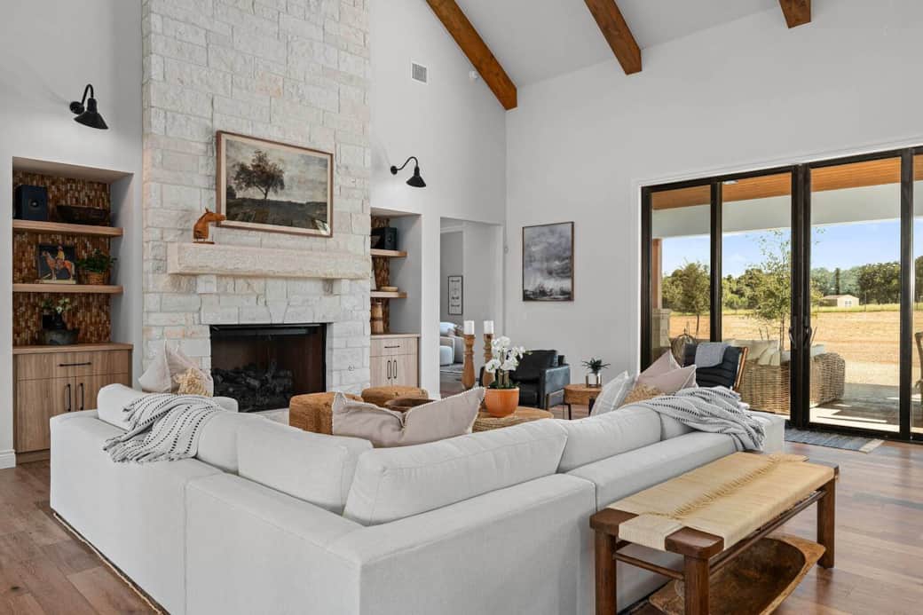 Debreif your long day of wine tasting in the inviting, luxurious living room with ample seating. 