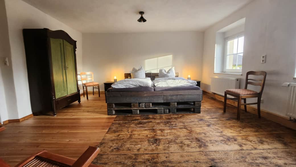 Schlafzimmer 2-1