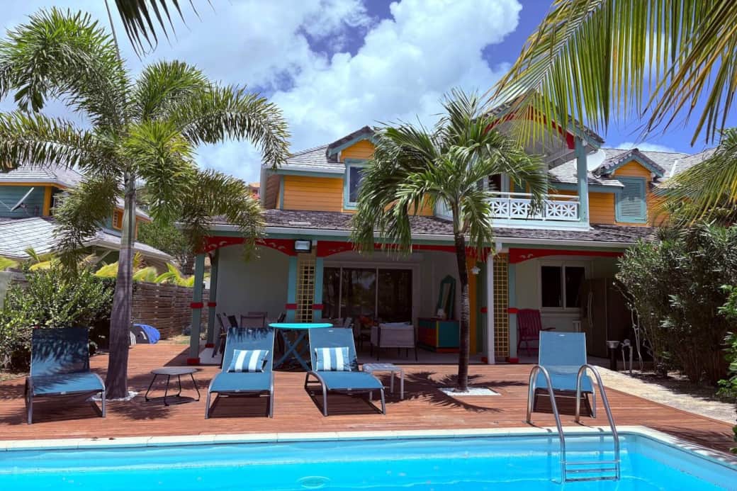 Pool and front of Villa Koray 