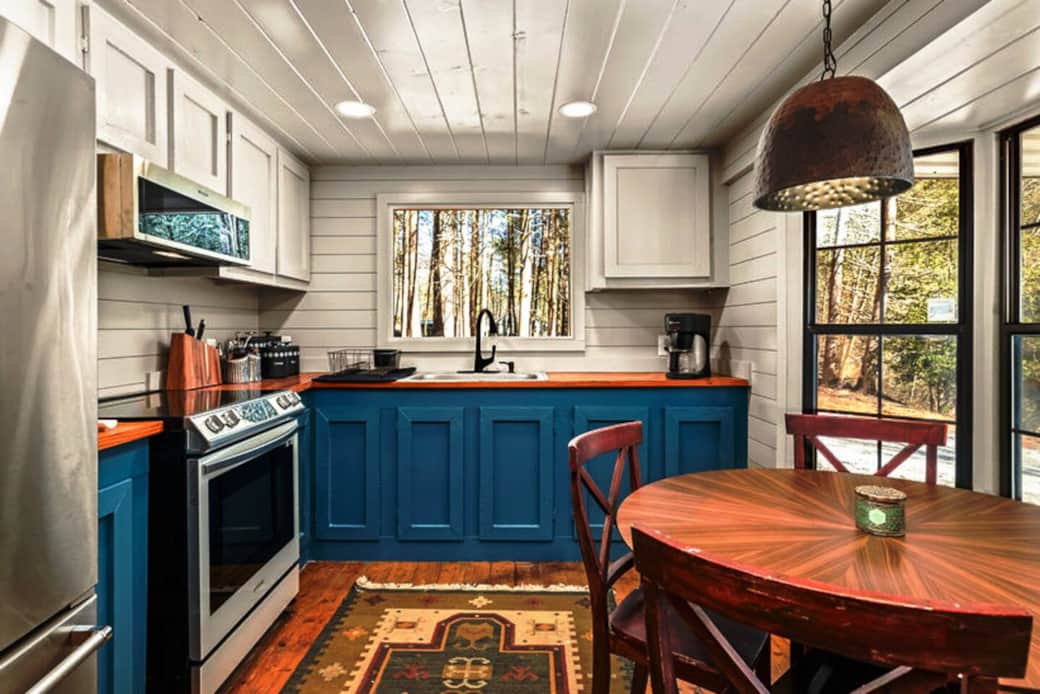 Modern Kitchen Appliances w/River View