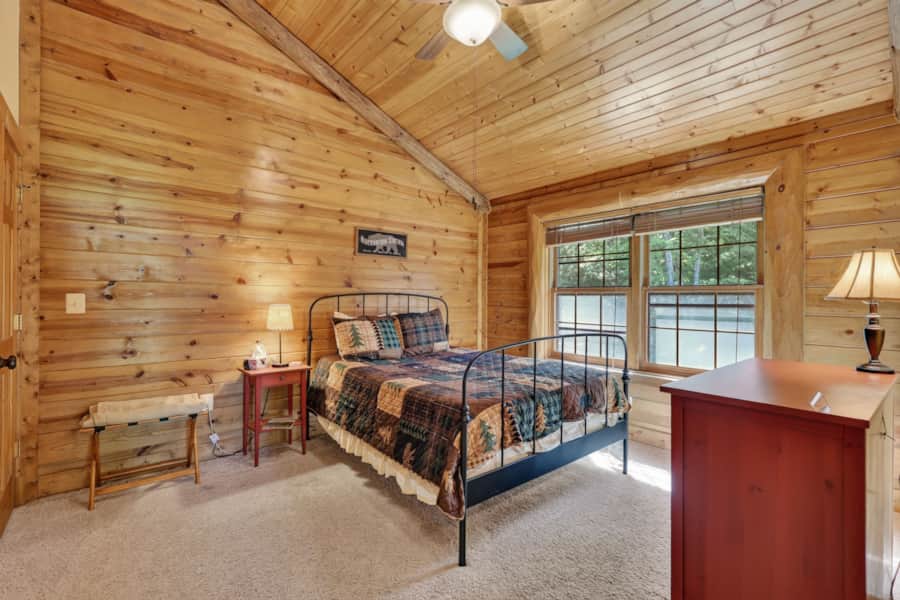 Queen bedroom with dresser