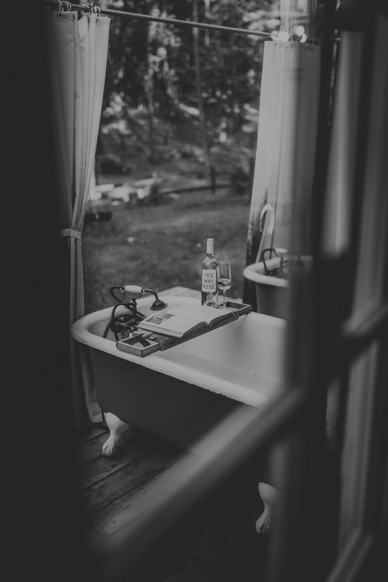outdoor bathtubs