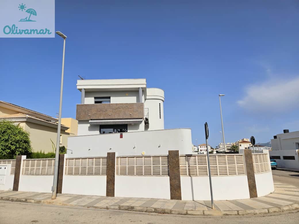 Exterior de casa - www.olivamar.com