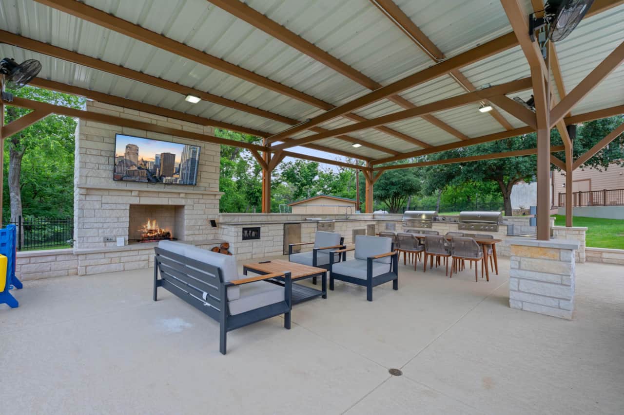 Outdoor Kitchen