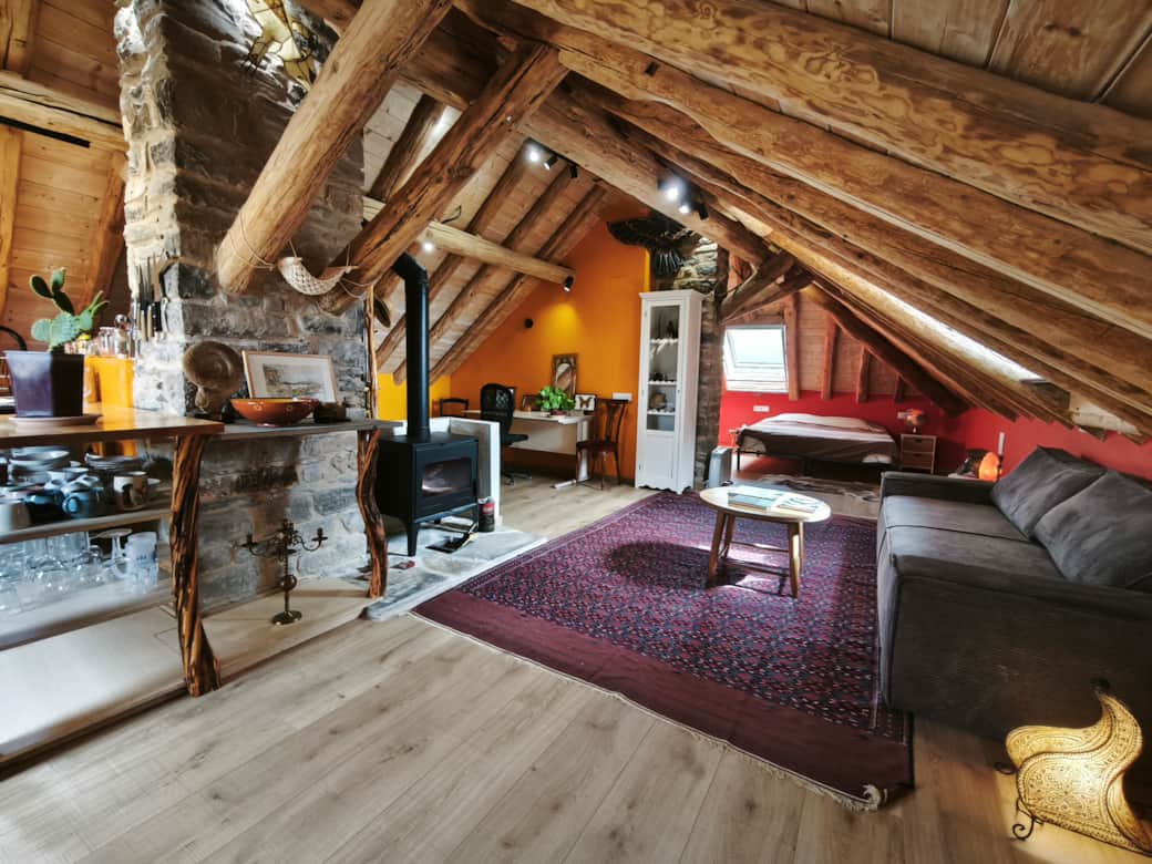 Overview of the  studio - loft