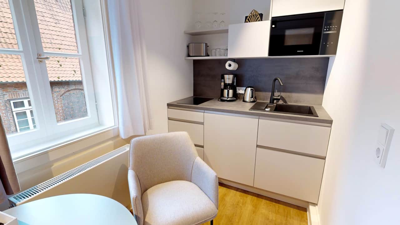 Voll ausgestattete Kitchenette im N°8A Boardinghouse Lüneburg