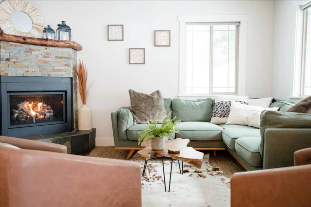 Living Room with gas fireplace