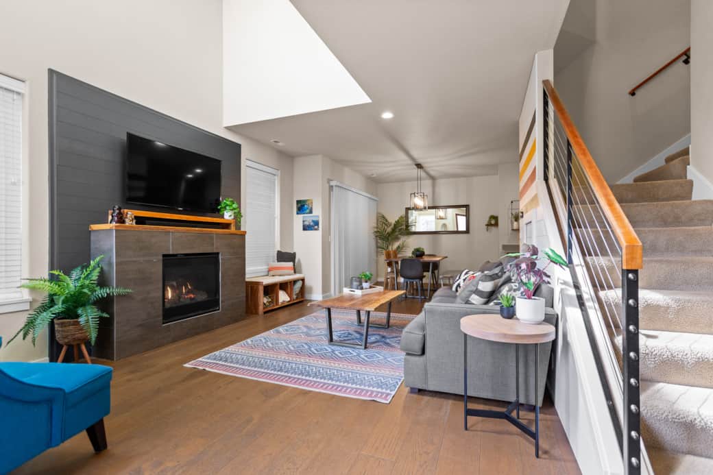 LIVING ROOM 1