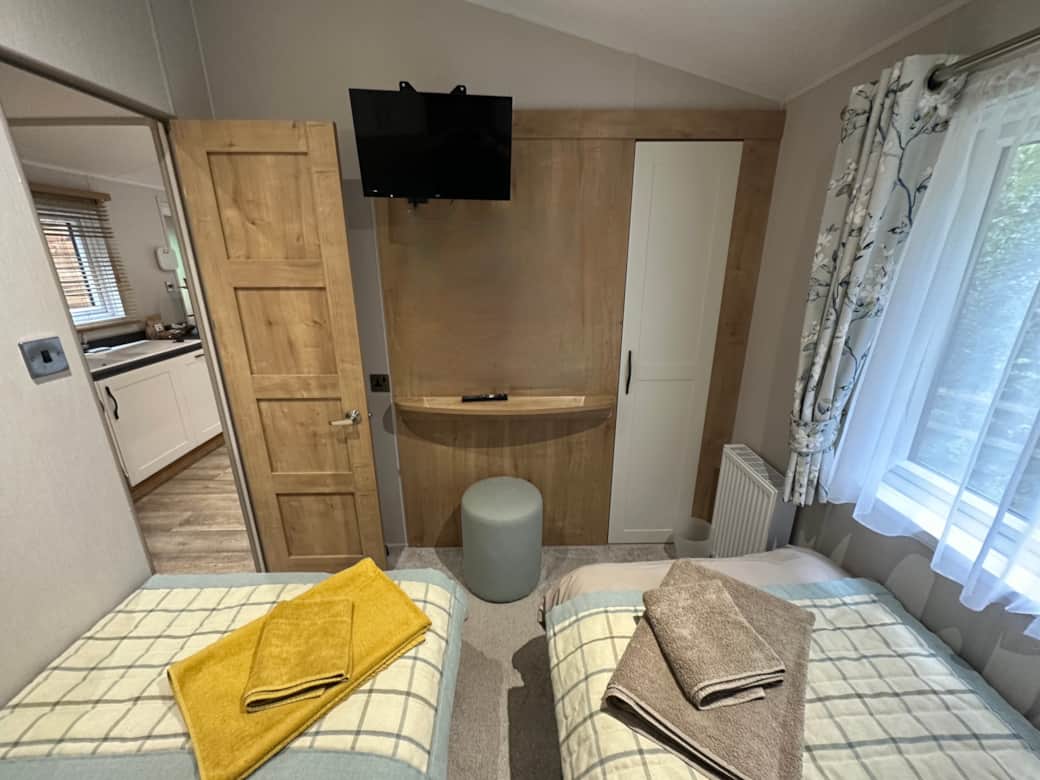 Second bedroom wardrobe ,Flatscreen