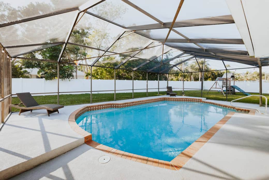 Welcome to COQUINA HAUS - An elevated beach getaway 5BR 2BATH (3x KING!!!) in Bradenton/Palma Sola Welcome to COQUINA HAUS - An elevated beach getaway 5BR 2BATH (3x KING!!!) in Bradenton/Palma Sola