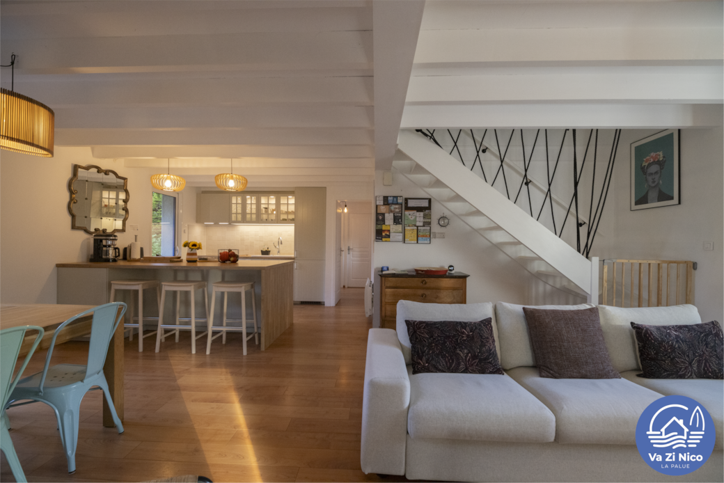 Vue du salon sur la pièce de vie