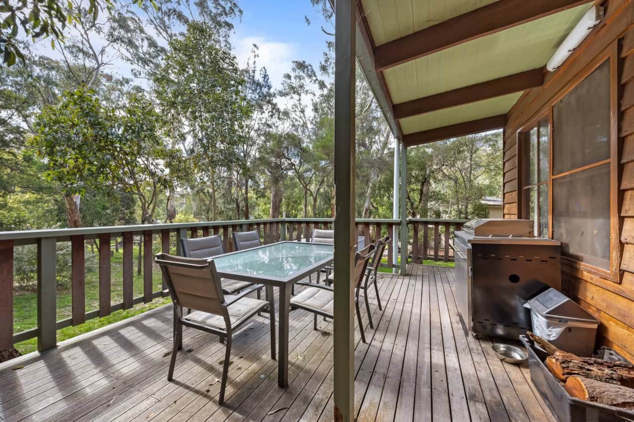 Entertaining area on the deck