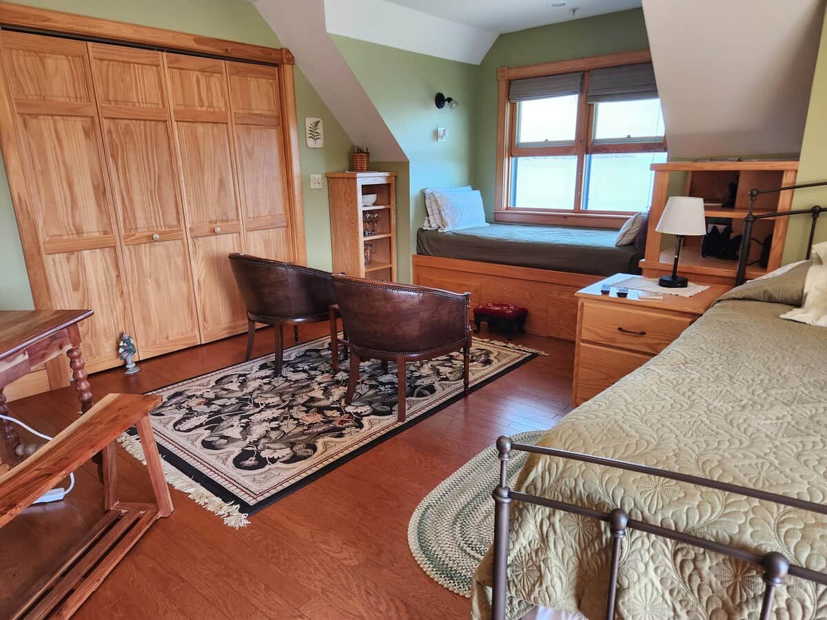 Seating area with Twin XL Daybed
