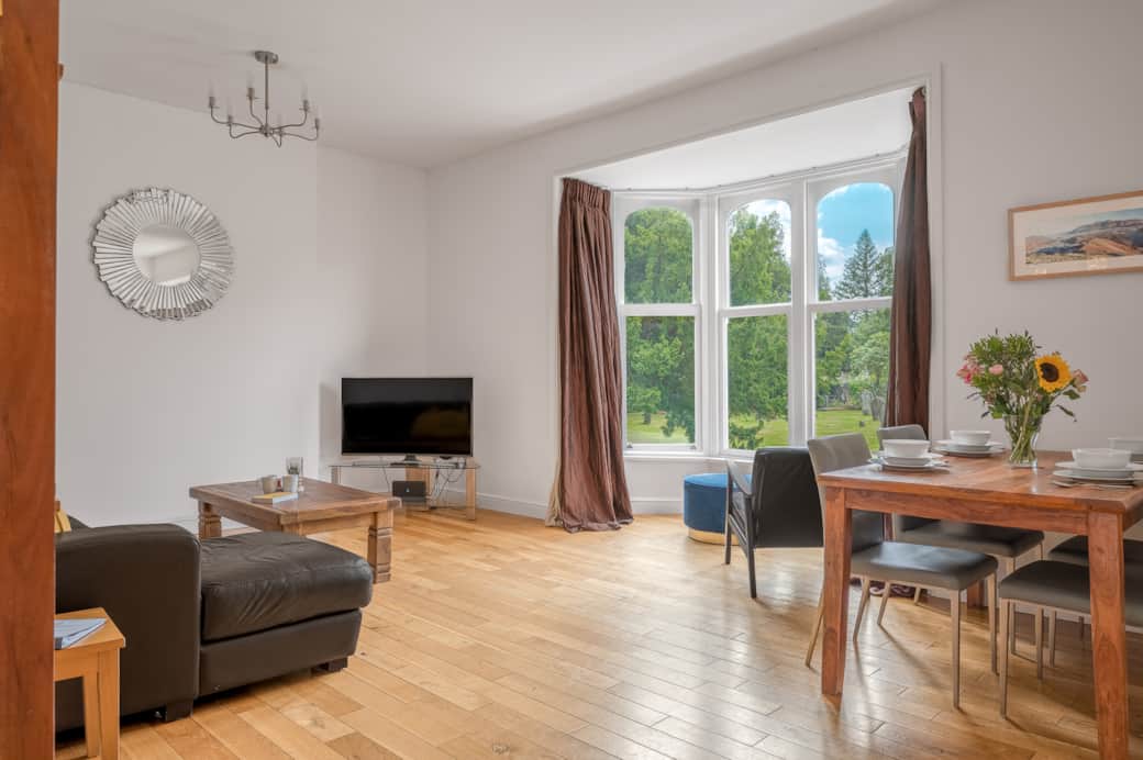 Chaucer Apartment (13)