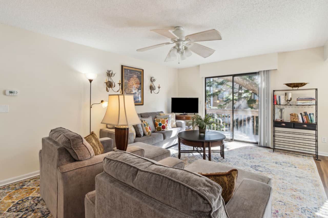 2893 Forest Ridge Dr - Living Area 2