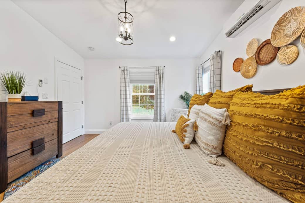 Privacy from the rest of the house, 1st floor primary bedroom with king bed 