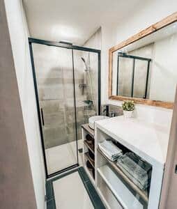 Salle de Bain. Salle de Bain.