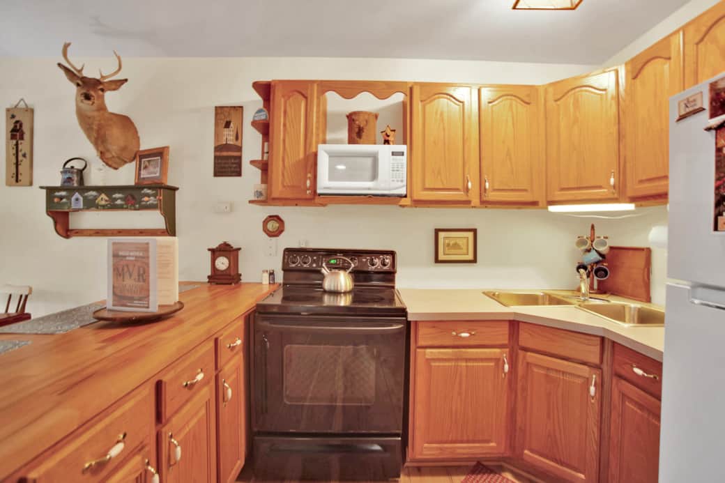 Villa with a View 2 bedroom 1 bathroom, sleeps 4, wifi, AC, dogs allowed!