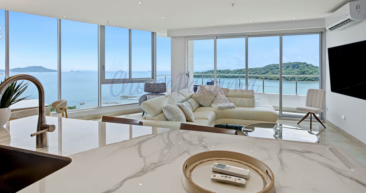CB12F-Kitche with View