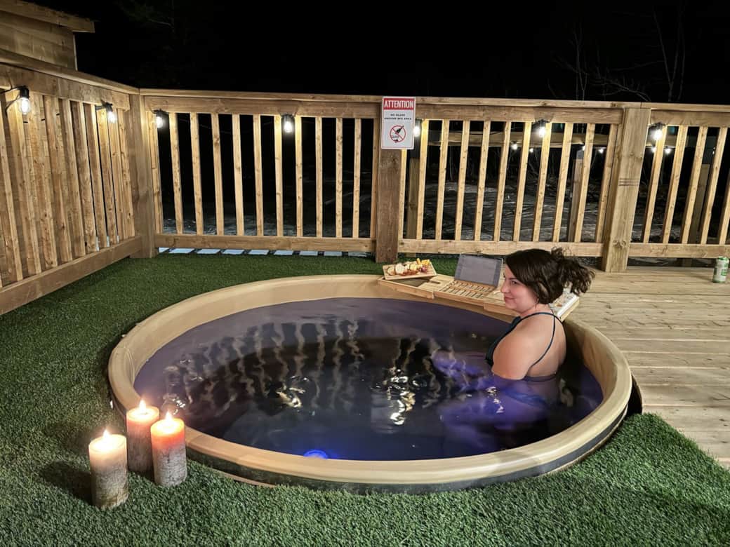 Hot tub 