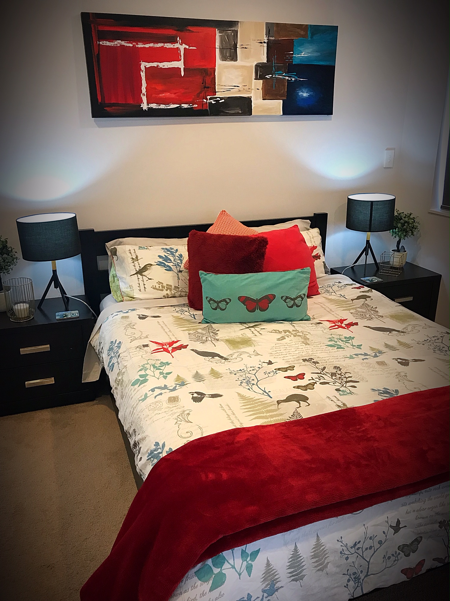 Deluxe Bedroom 1 Flatbush Holiday Accommodation