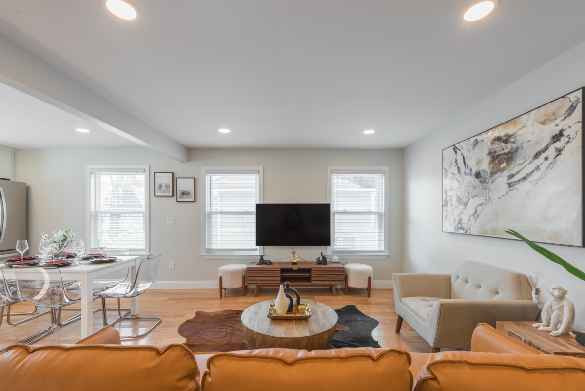 Sunny Downtown 2BR w/ Parking - Apartment in Princeton
