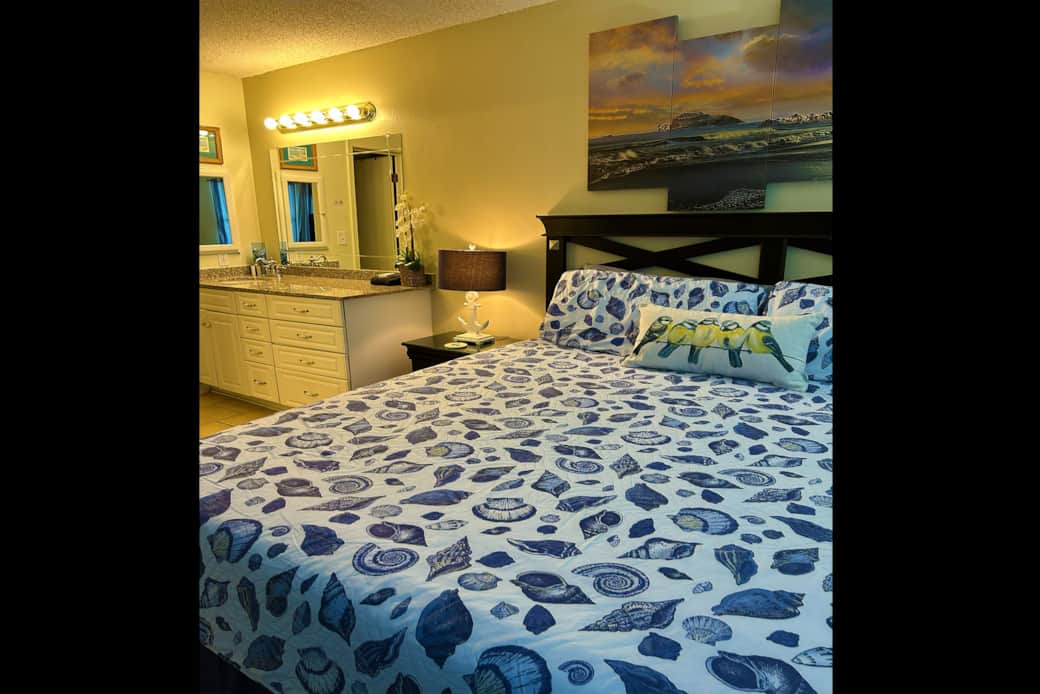 Perdido Sun Resort Unit 1012 Master Bedroom with Bathroom Perdido Sun Resort Unit 1012 Master Bedroom with Bathroom