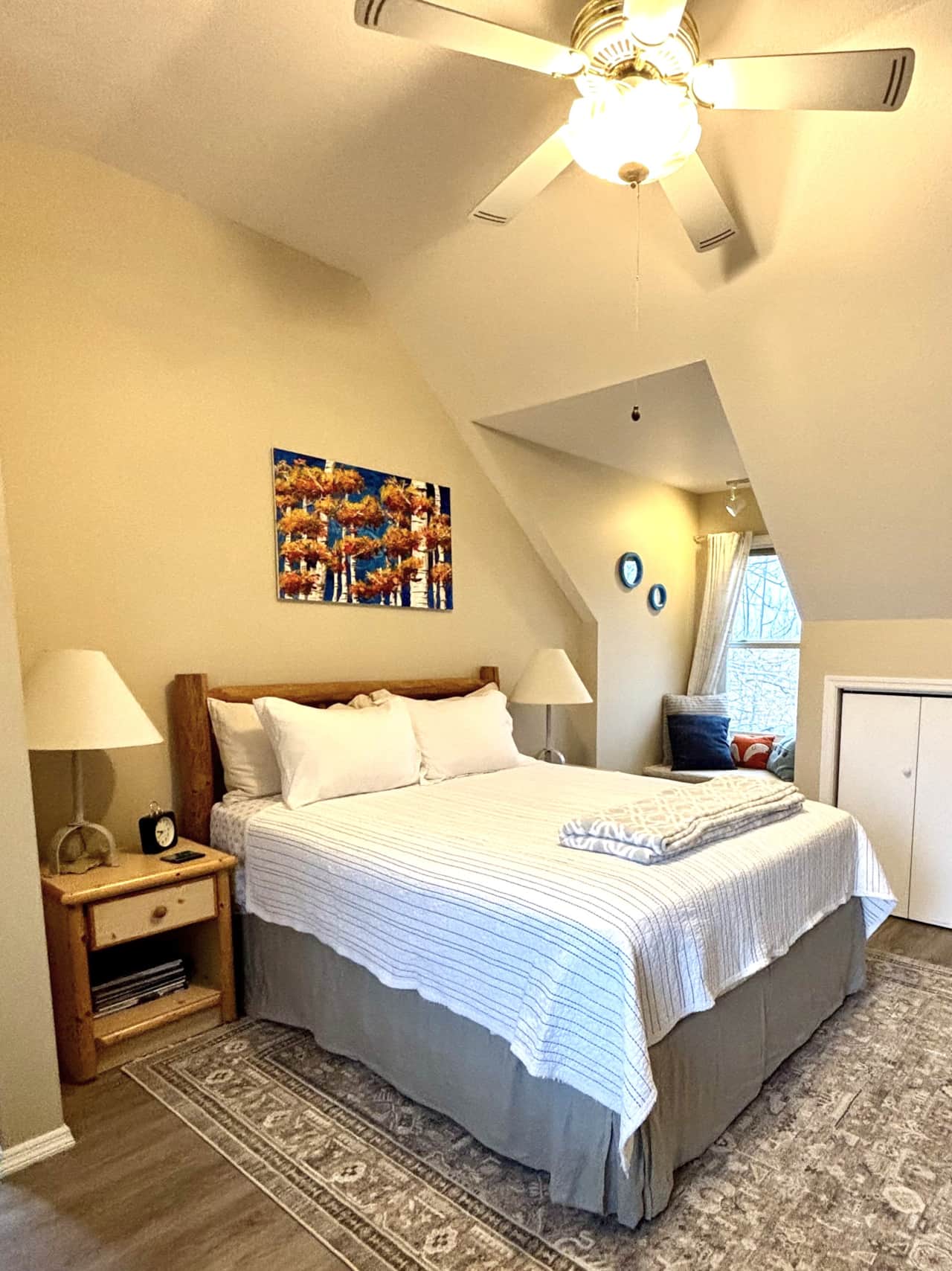 Queen suite with views and luxurious comfort