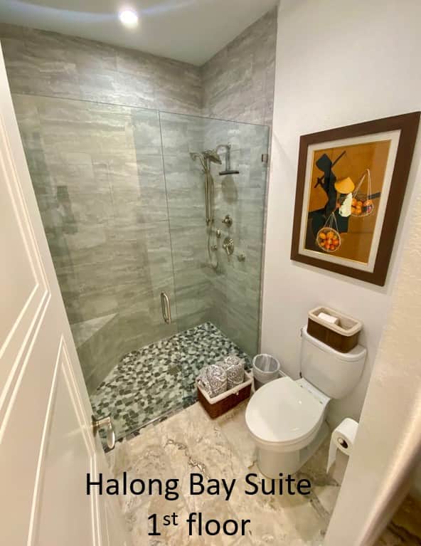 Halong Bay Suite Bathroom