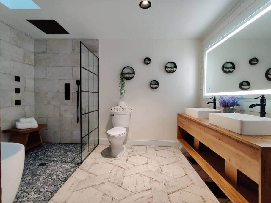 Master Bathroom Master Bathroom