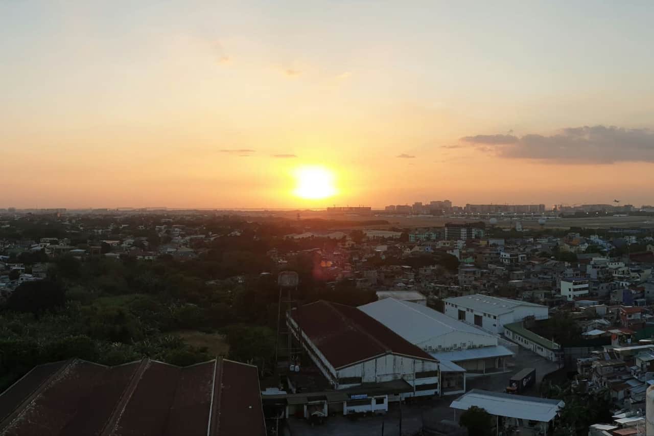 Capturing the breathtaking sunset views from our balcony. Ready to witness the beauty? Send us a message to reserve your spot and enjoy the best sunset in Manila! 