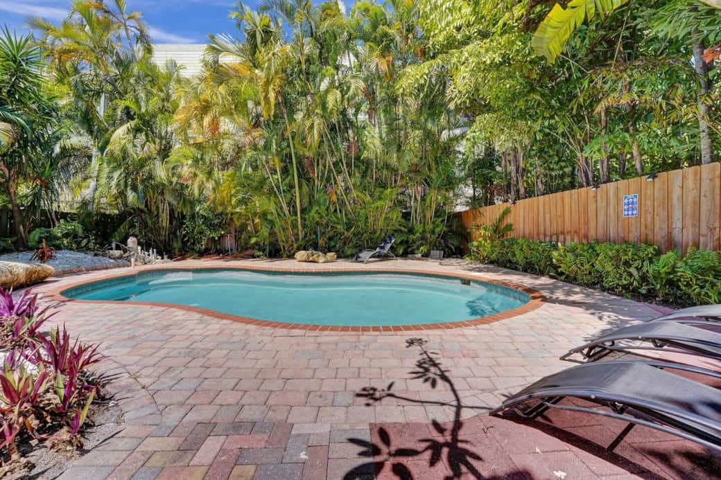 Private Pool 