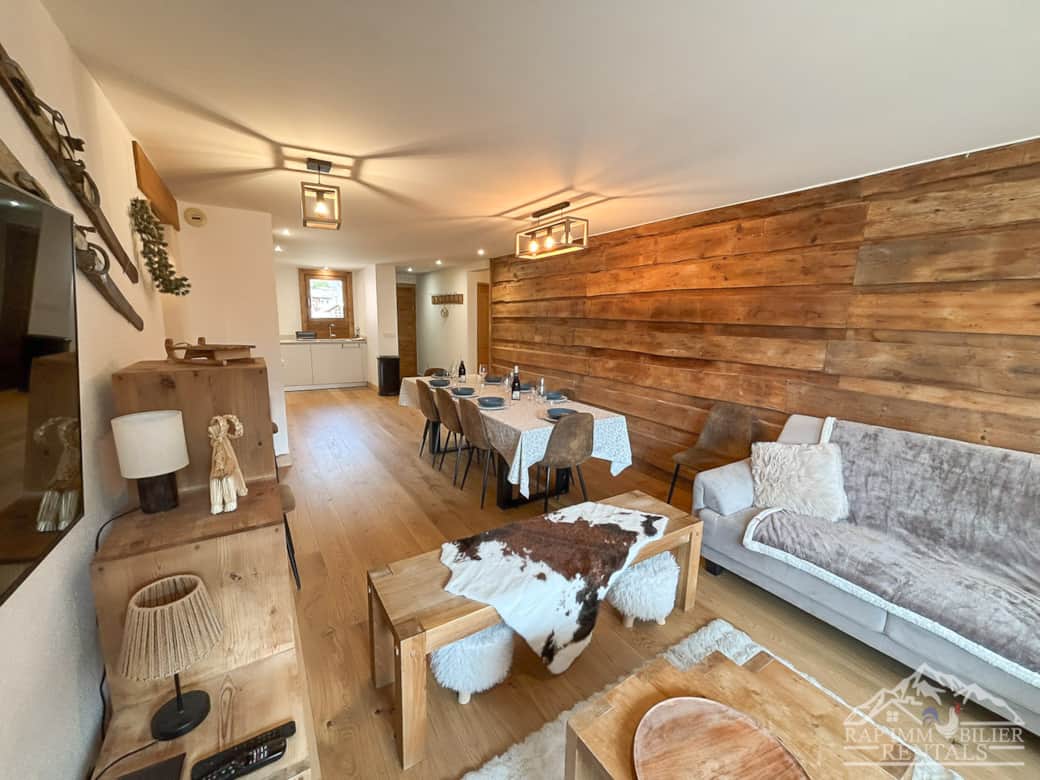 ER - (2) Dining and livinge area -16